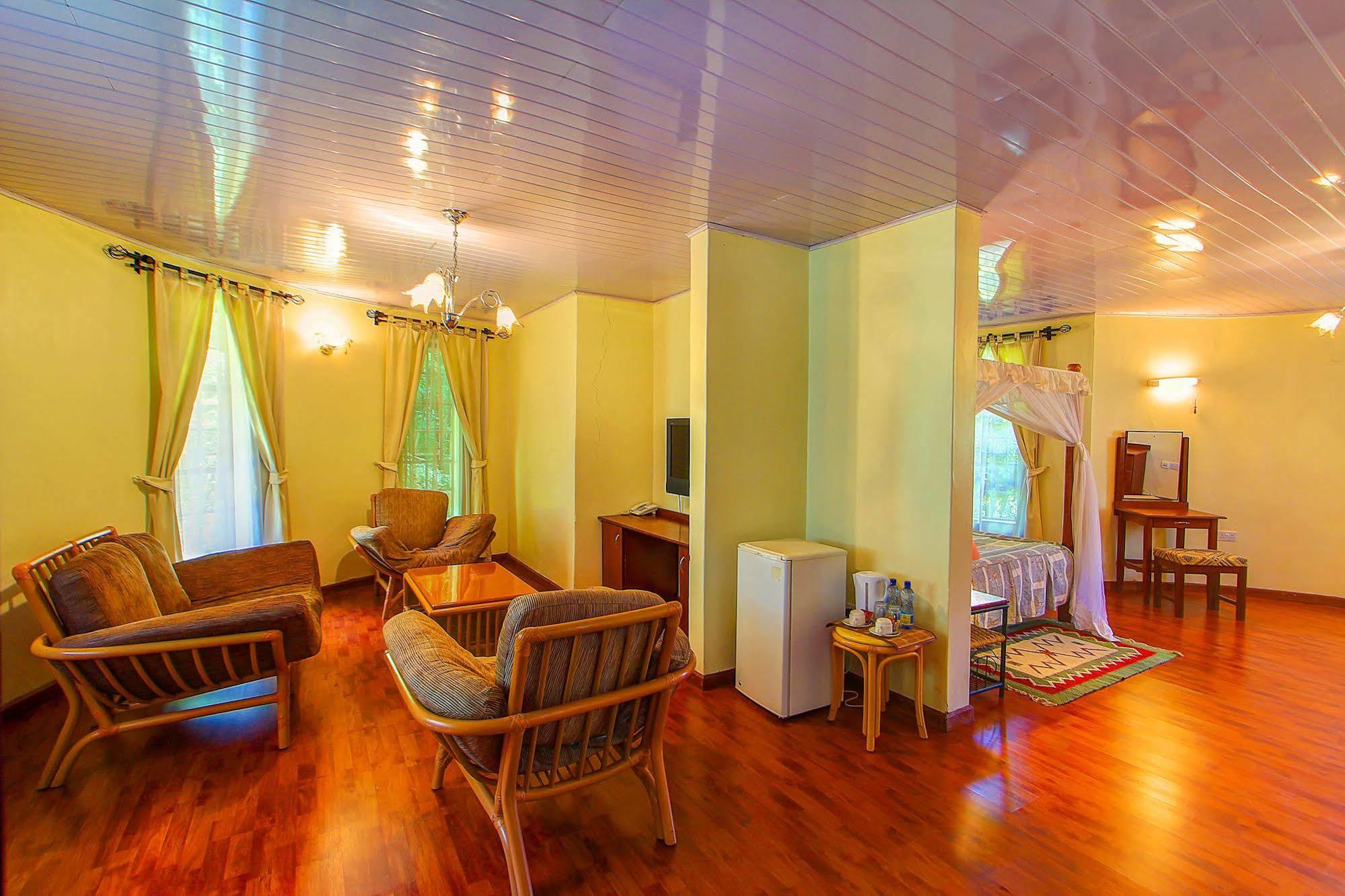Poa Place Resort & Hotel - Where Nature Meets Comfort Элдорет Экстерьер фото