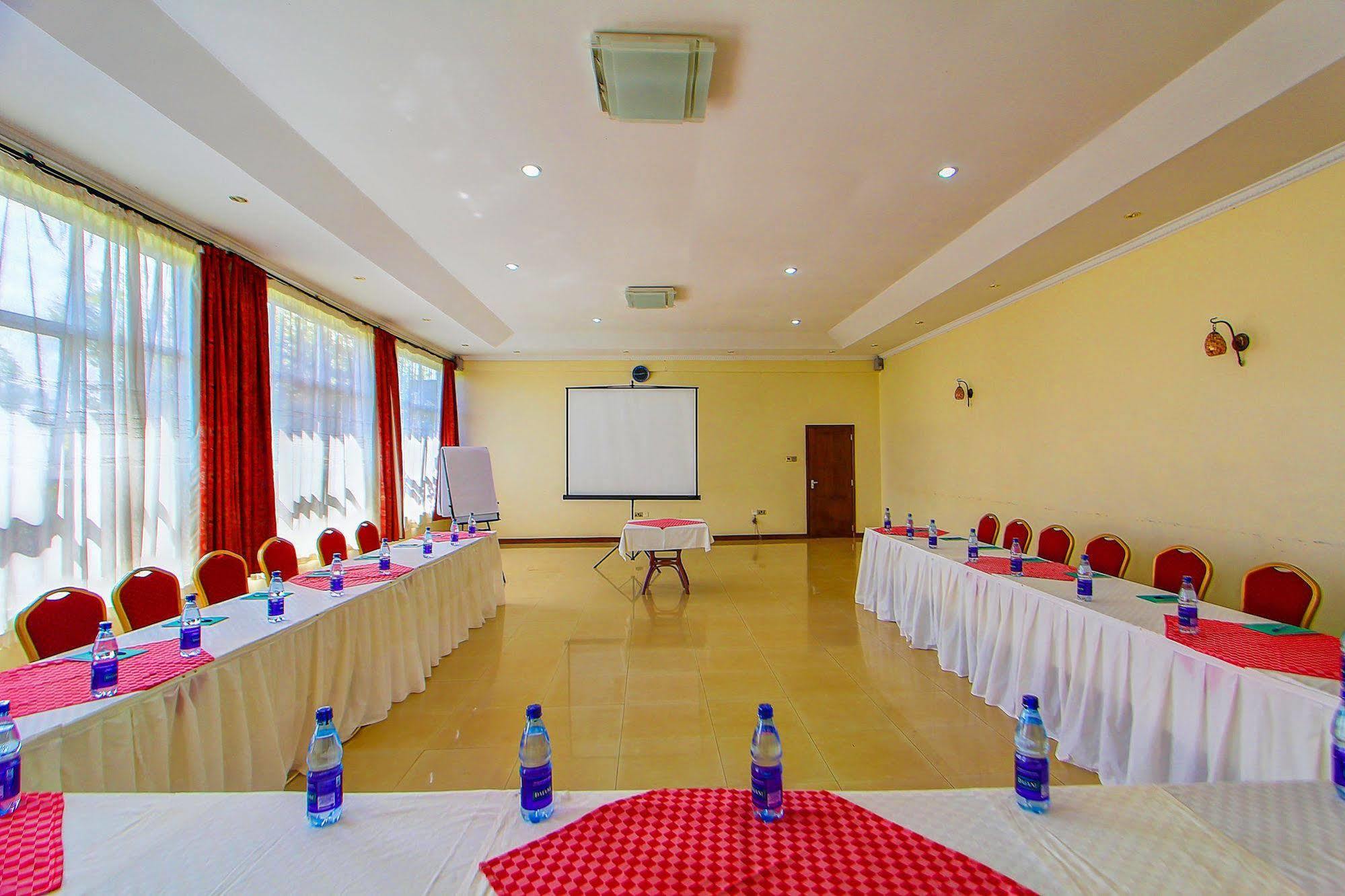 Poa Place Resort & Hotel - Where Nature Meets Comfort Элдорет Экстерьер фото
